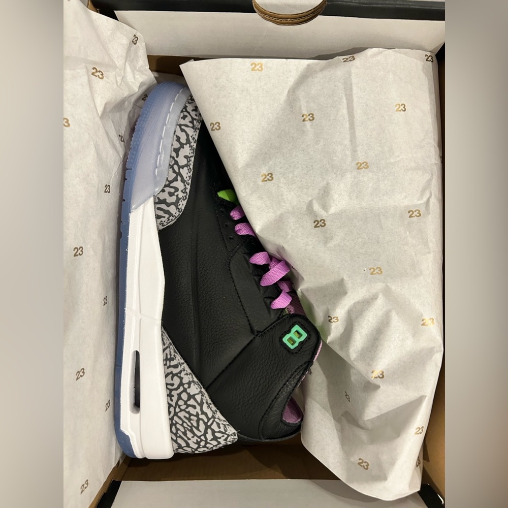 Brand new Jordan 3 sneakers for sale. Size 6.5y (which fits 6.5M and 8W)